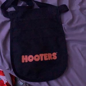 Hooters pouch